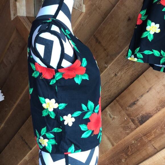 Royal Creations Hawaiian Floral Set Tank Top Shorts Black Red Size Medium - Picture 6 of 10